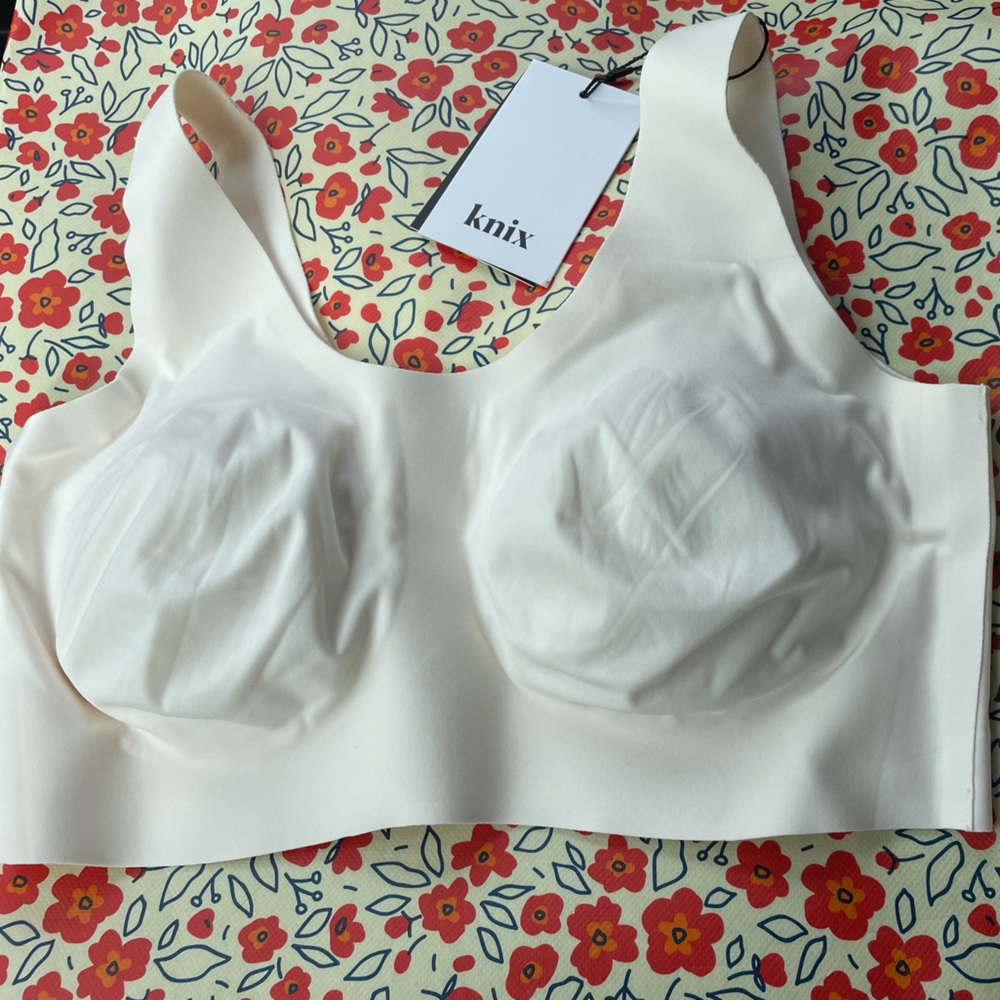 NWT Knix Pullover Bra